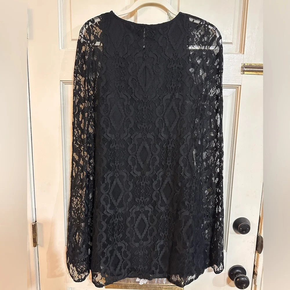Guess size SM EUC black lace cape dress